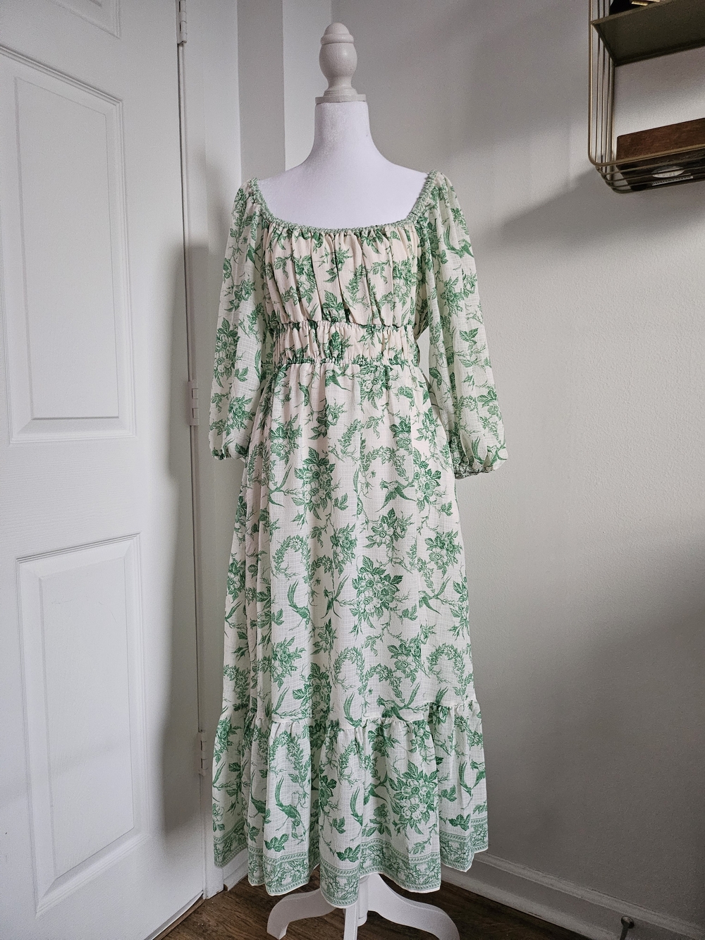 Women's Green Floral Max STUDIO Dress Small